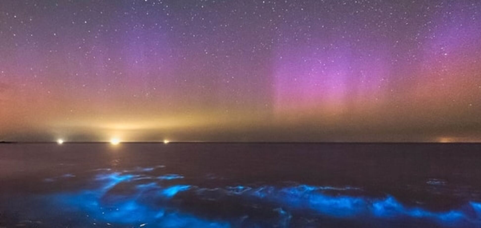 У небі над Британією вночі зійшла 'Аврора': фото феномена природи