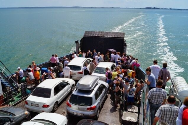 'Крымнаш': в районе Керченской переправы объявлено штормовое предупреждение