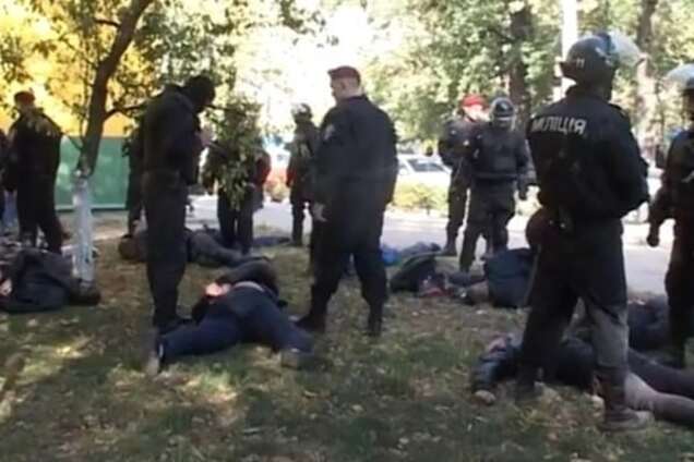 В Киеве спецназ со стрельбой задержал рэкетиров: подробности