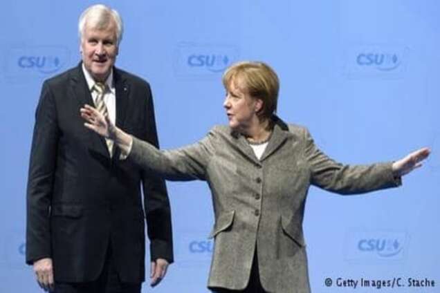 Баварія погрожує уряду Меркель судом через кризу біженців