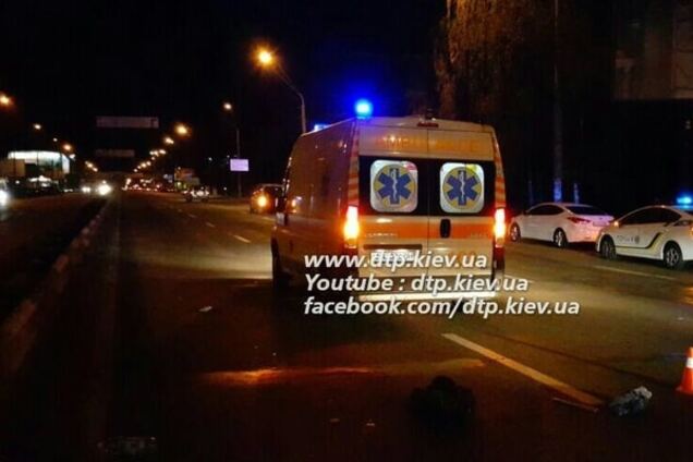 В Киеве автомобилист сбил пешехода-камикадзе: фото с места аварии