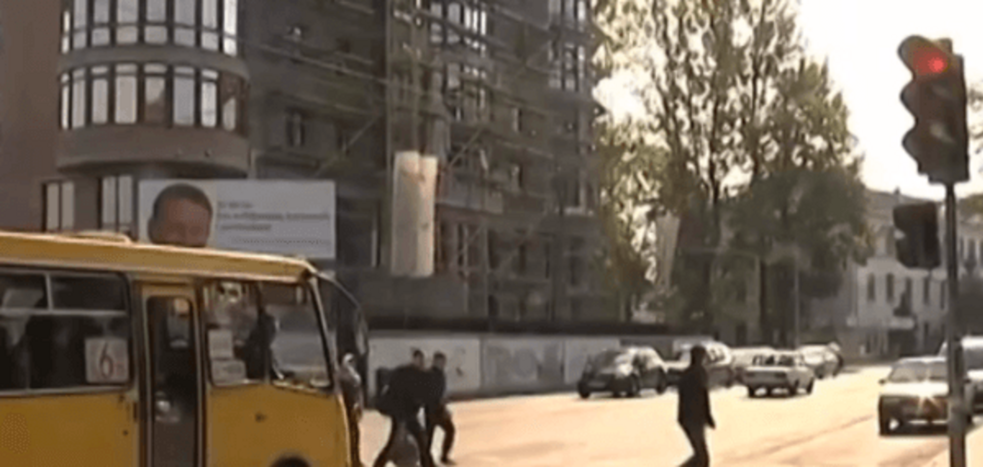 В Івано-Франківську депутат на Lexus збив трьох школярок: 'самі винні'