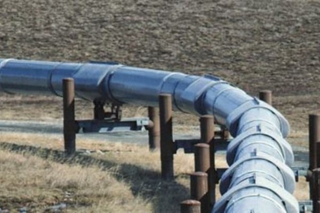 На Полтавщине прорвало трубу: фонтан газа достигает 10 метров