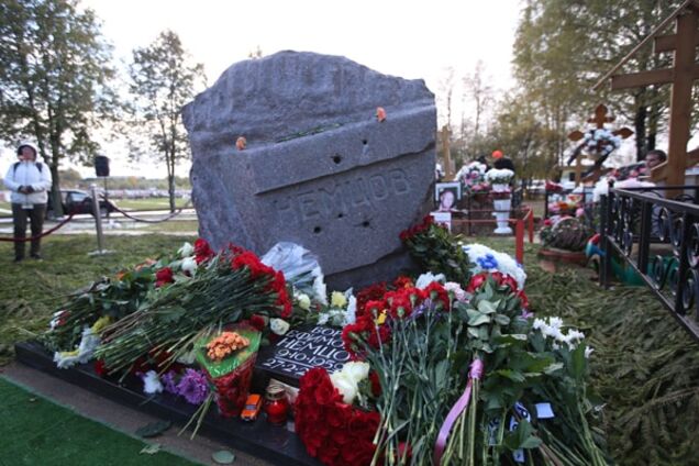 В Москве открыли памятник Немцову: опубликовано видео