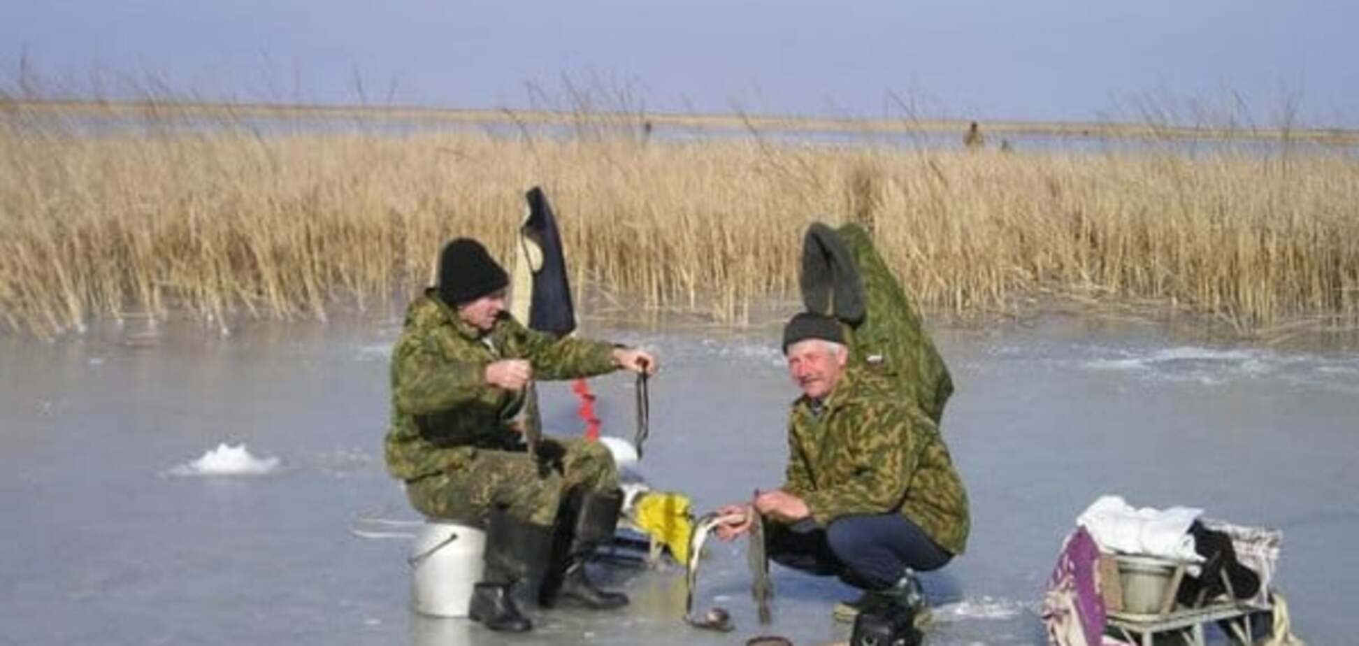 В Украине запретили ловлю рыбы в зимовальных ямах