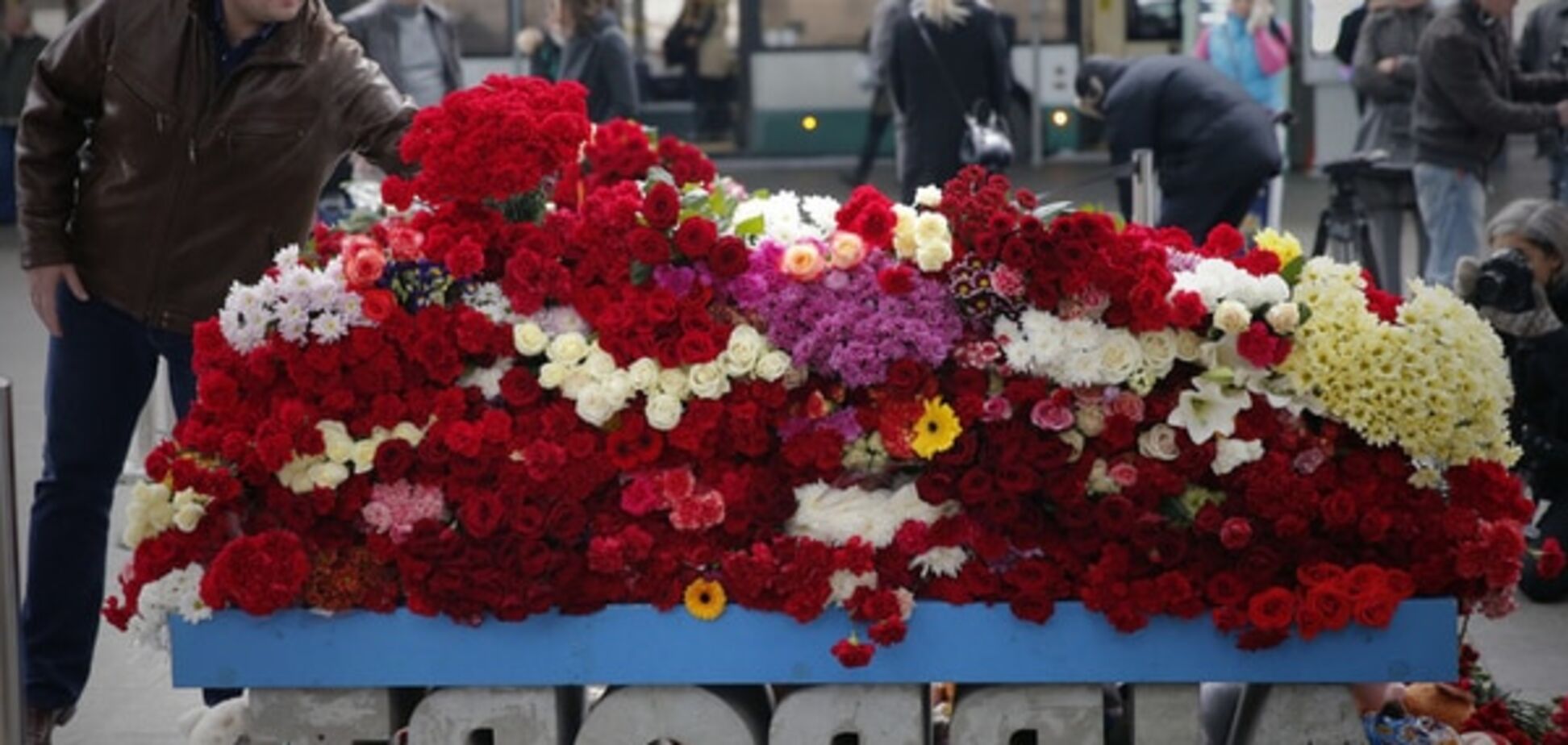 Слезы и скорбь России: в Питере и Москве оплакивают жертв авиакатастрофы в Египте. Фоторепортаж