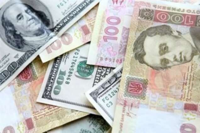 В Нацбанке заявили о массовой продаже валюты украинцами