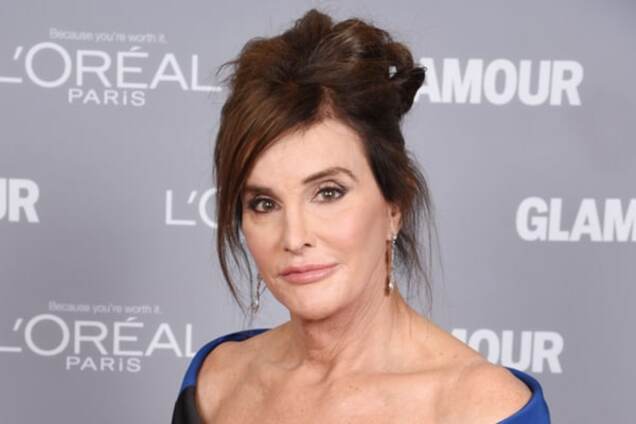 'Glamour' по-американски: 65-летний отчим Ким Кардашьян стал 'Женщиной года'