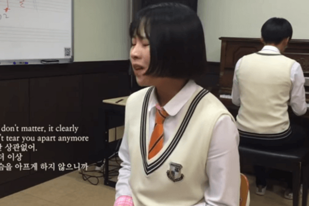 Співає душею: школярка з Кореї переспівала хіт Адель і 'підірвала' мережу. Відео на 8 млн переглядів
