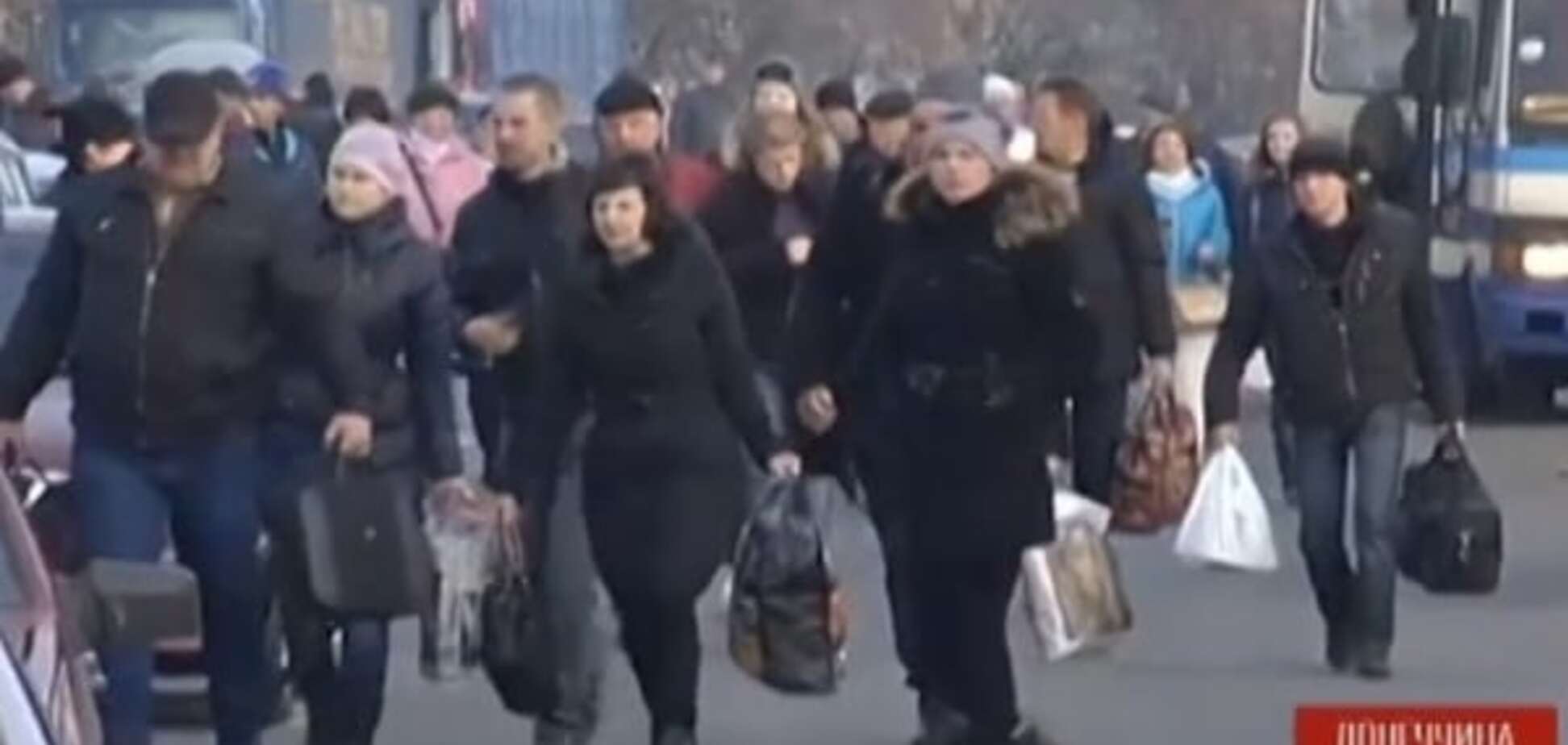 На блокпостах на Донбассе места в очередях продают за 500 грн