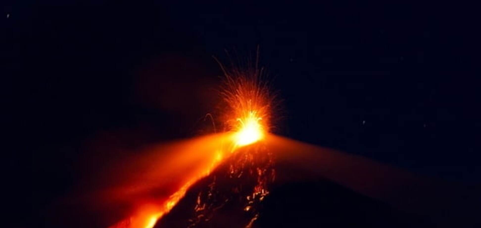 В Гватемале началось извержение огромнейшего вулкана: завораживающее фото
