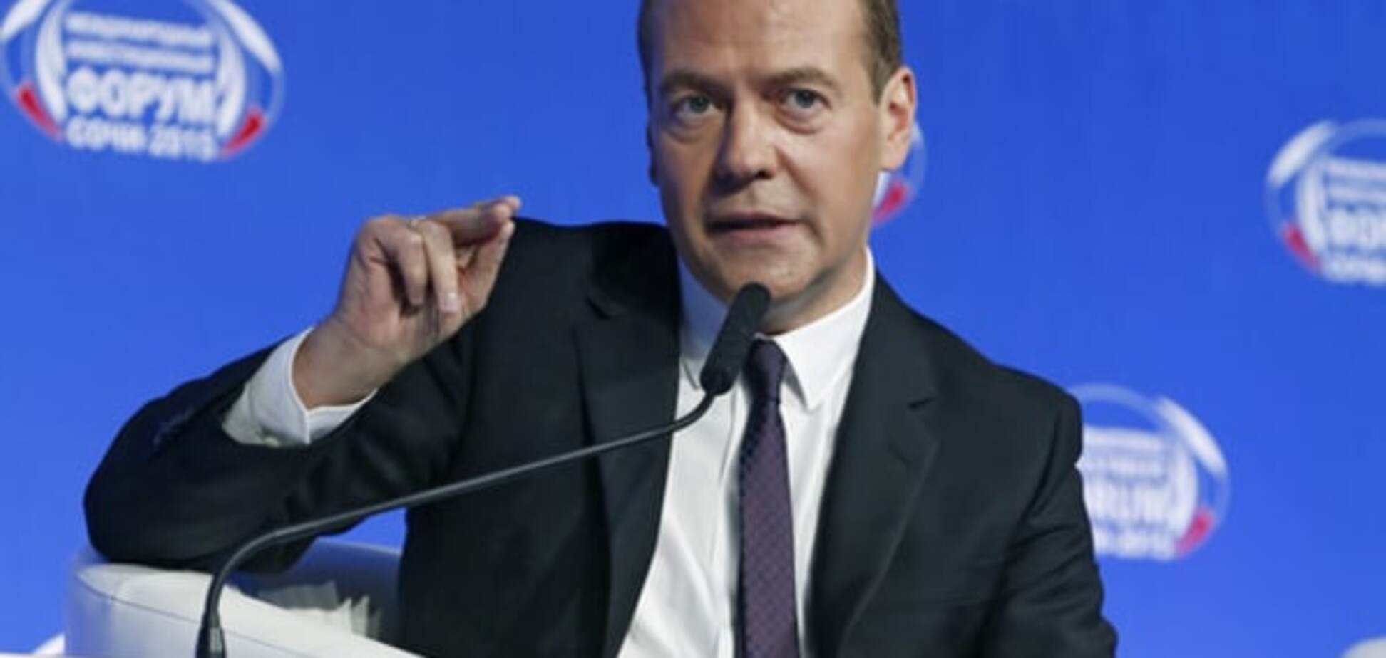 Медведев объяснил россиянам, почему лучше жить в бедности