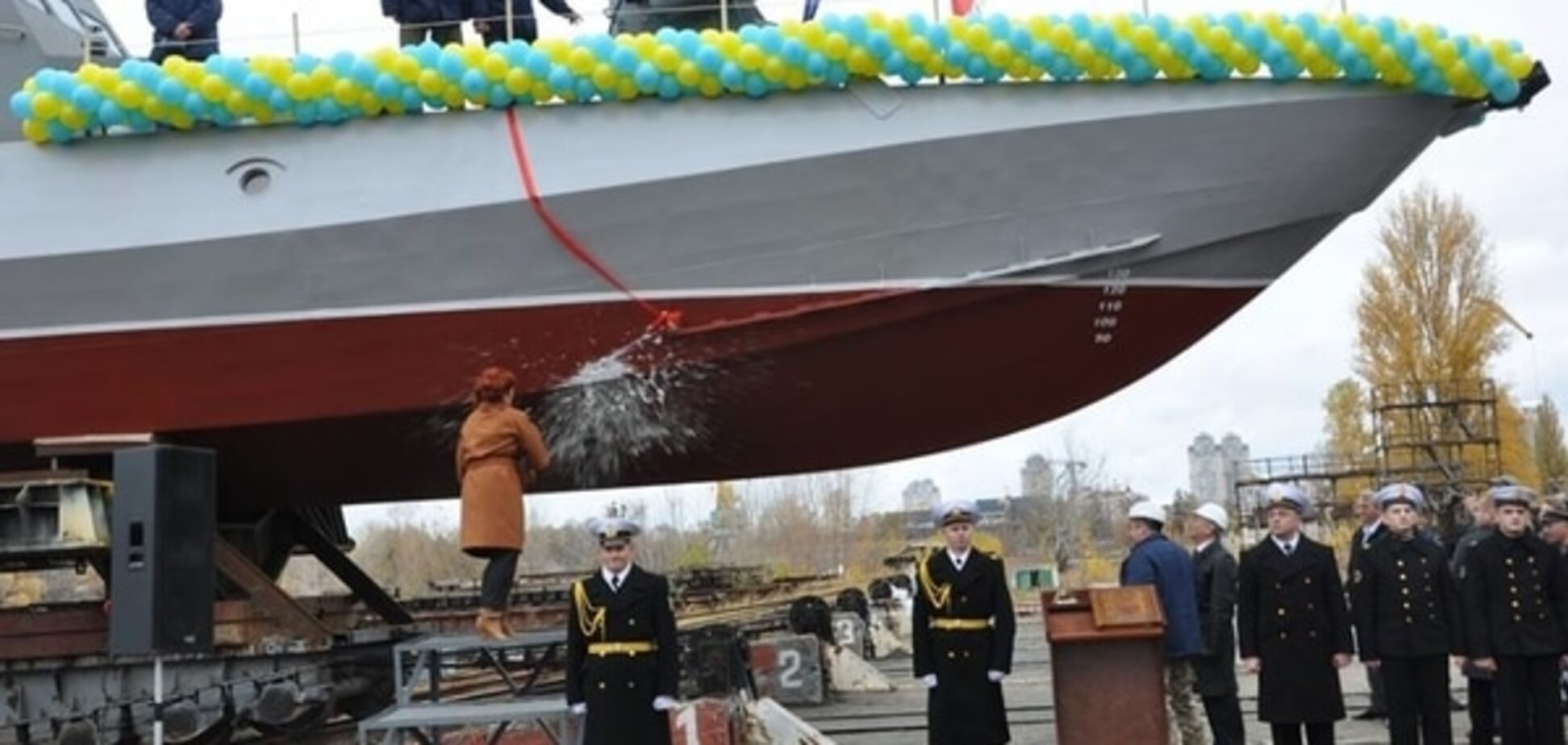 Первый пошел: в Украине спустили на воду новый бронированный катер 'Гюрза М'. Фоторепортаж