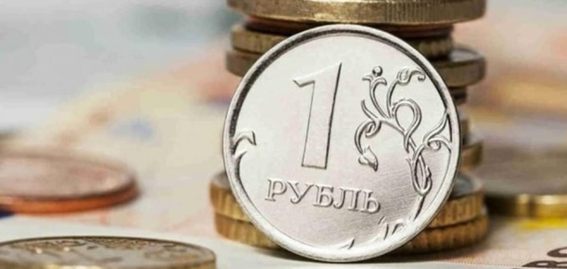 Нефть уже не поможет: стратеги HSBC объяснили, почему рубль будет падать и дальше