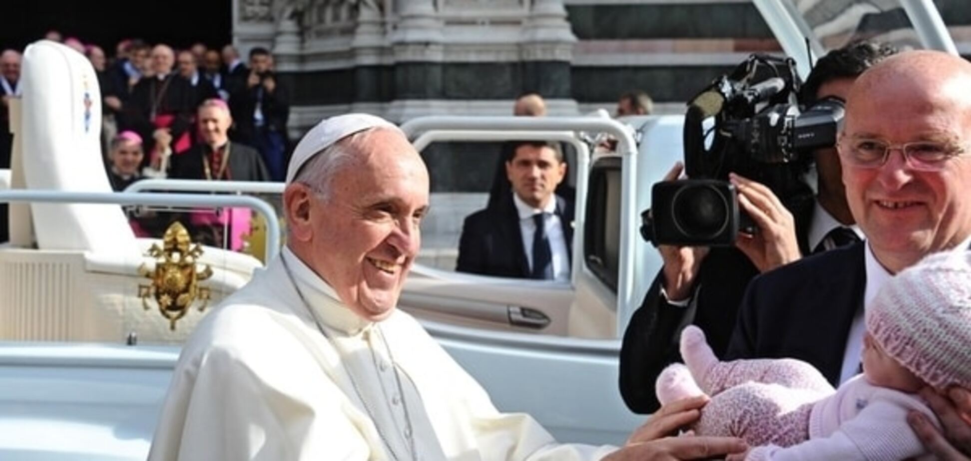 Революция в Ватикане: Папа Франциск предпочитает 'раненую и грязную' церковь