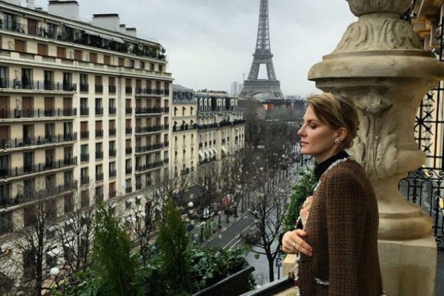 Рената Литвинова уехала из России в Париж