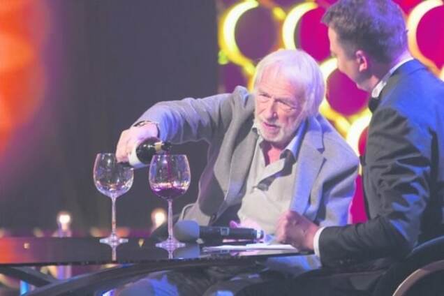 'Квартал 95' показал Пьеру Ришару, как правильно пить водку