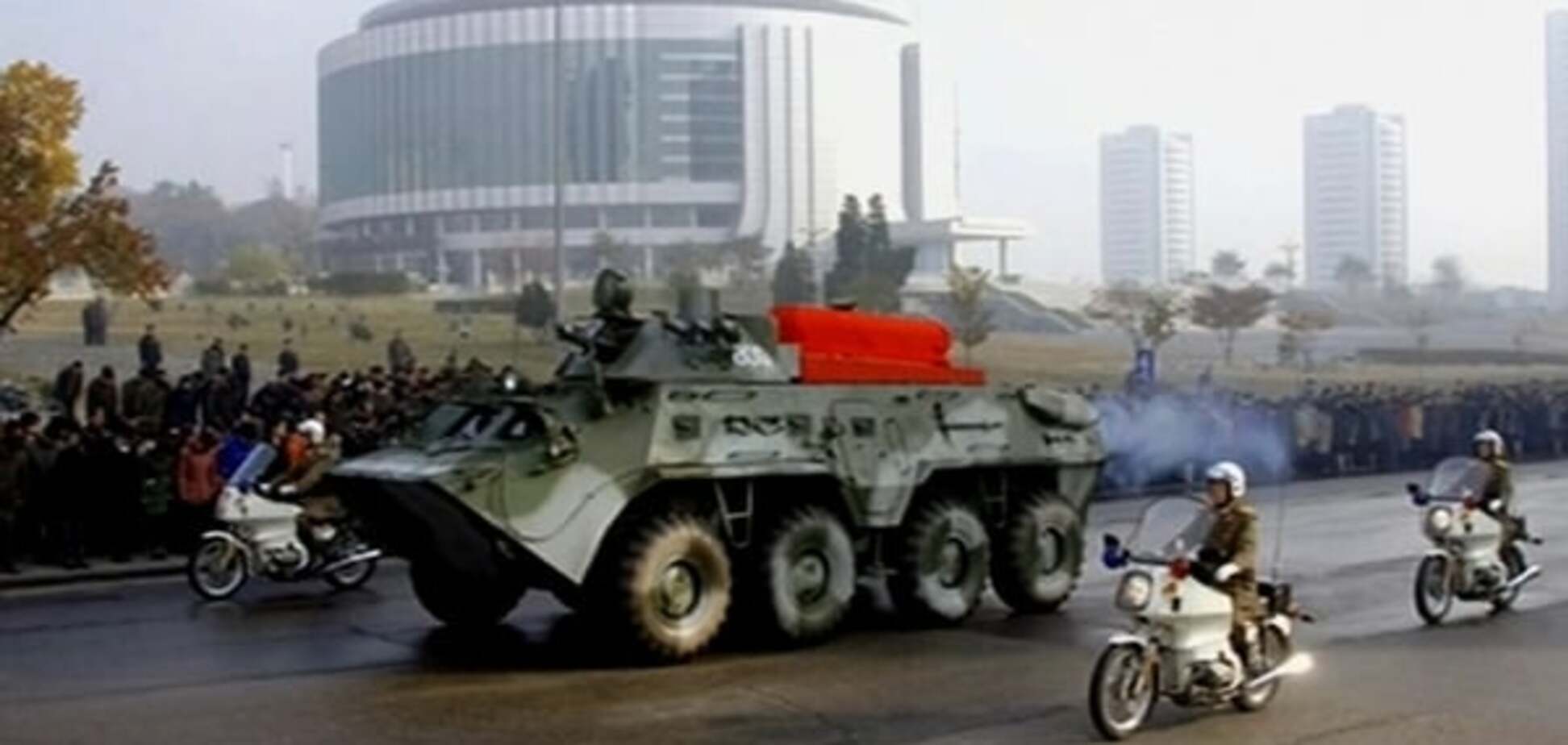 Похороны военачальника КНДР: по центру Пхеньяна провезли гроб на БТР