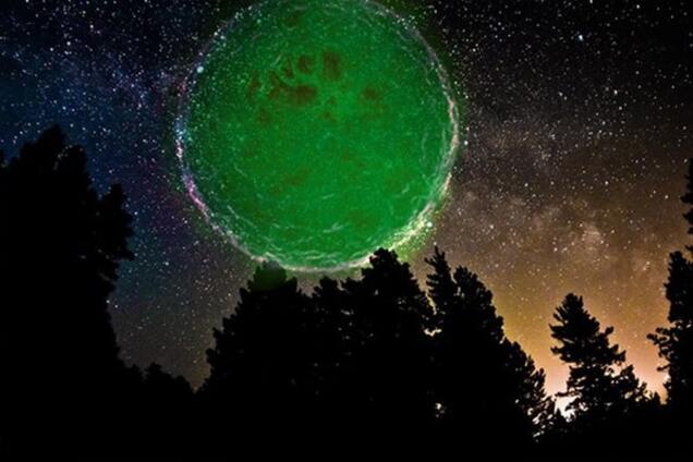 Привіт від зелених чоловічків: росіян привів у жах палаючий НЛО. Відеофакт