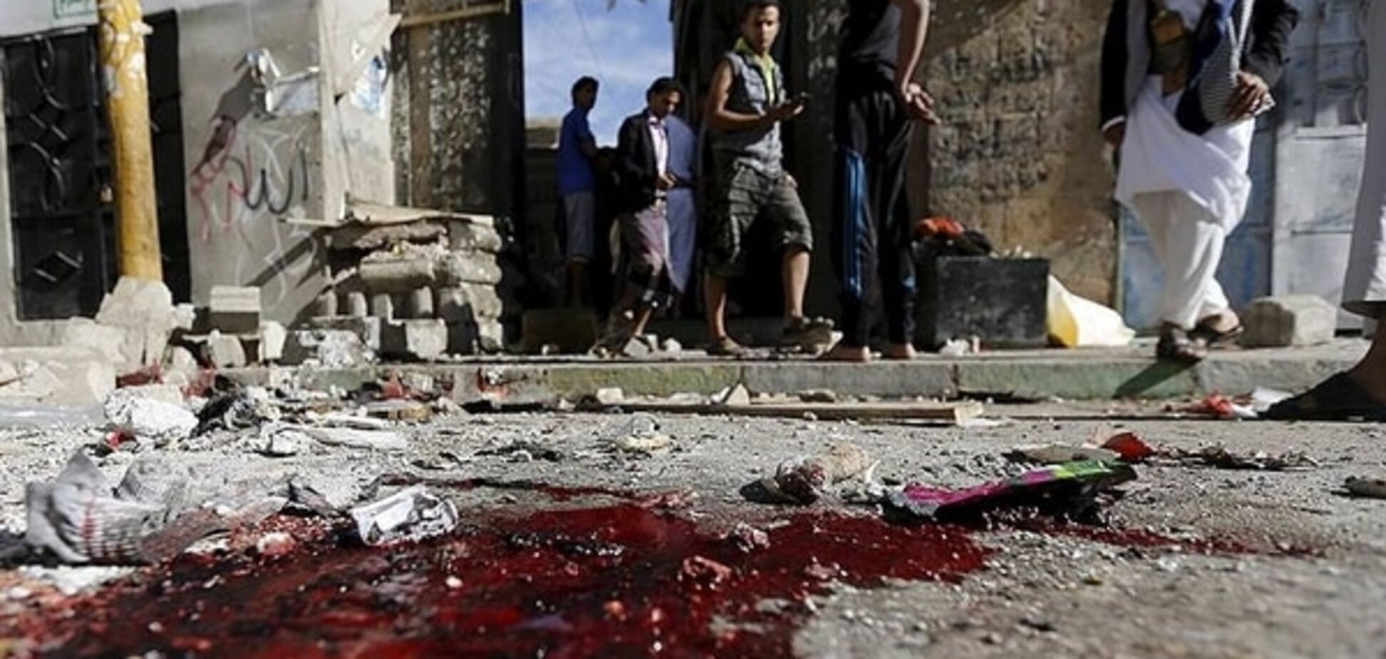 В мечети Йемена во время молитвы прогремел взрыв