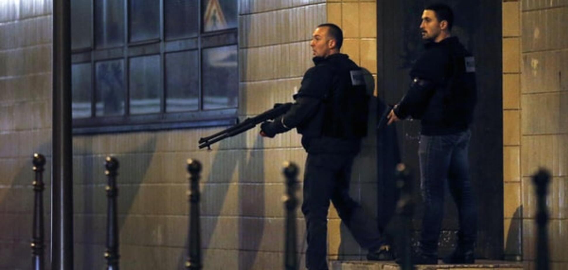 В Париже при штурме захваченного террористами концерт-холла погибли около 100 человек