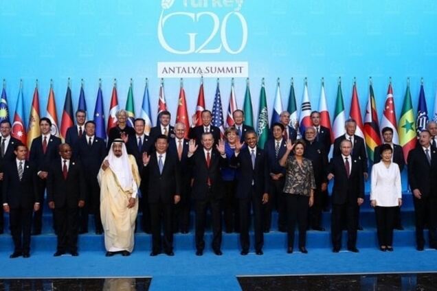 Путина поставили 'в стороне' на саммите G20: фотофакт