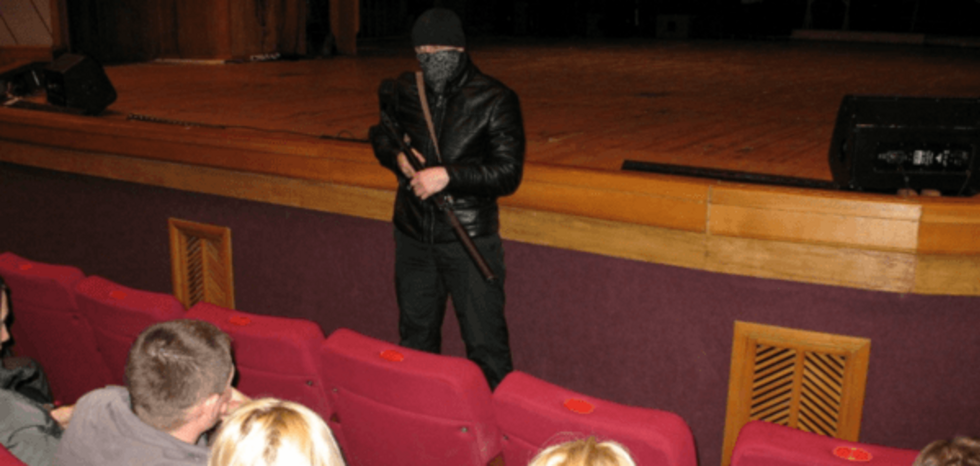 Главное – выжить: разработан ТОП-5 главных правил поведения для заложников террориста