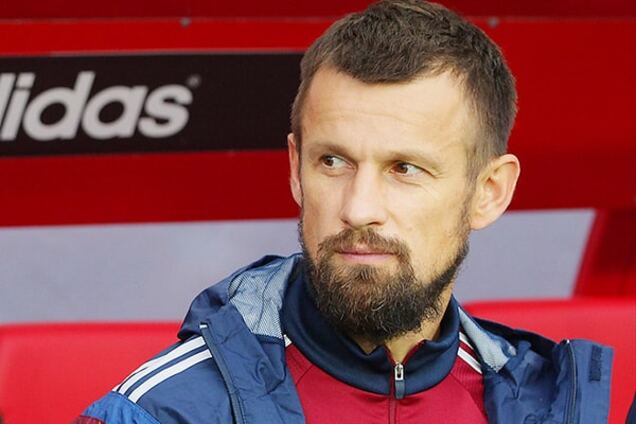 Тренер сборной России 'наехал' на французов за теракт в Париже