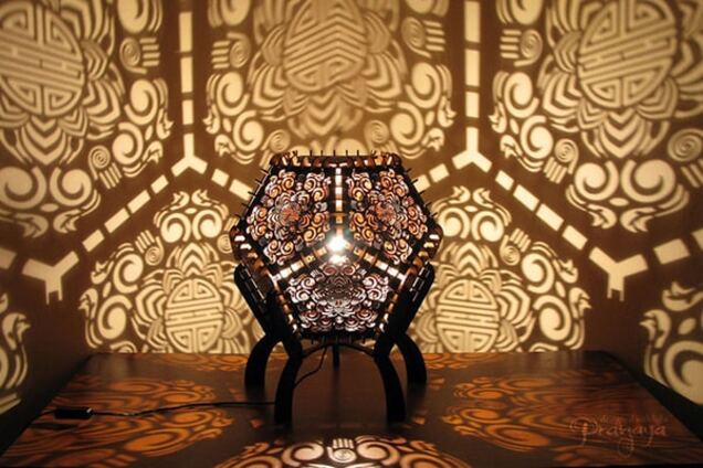 Магический свет: фото волшебных узоров на стенах от чешских дизайнеров