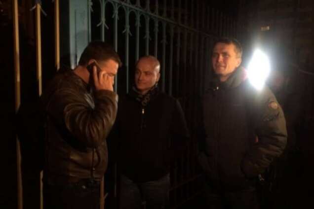 Под зданием ЦИК 'горячо': нардепы вызвали полицию