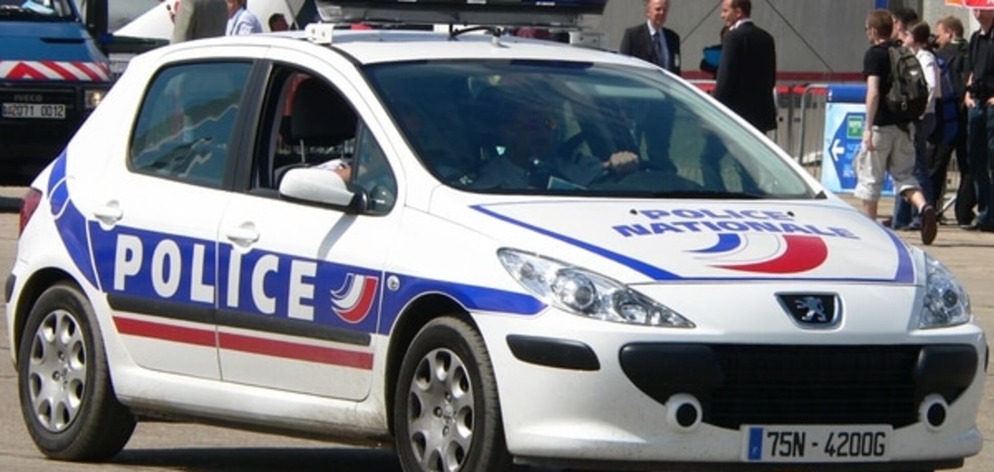 Во Франции организовали облаву на исламистов: полиция проводит задержания