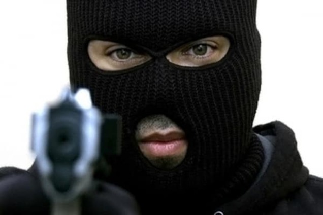 В Киеве вооруженные люди ограбили банк