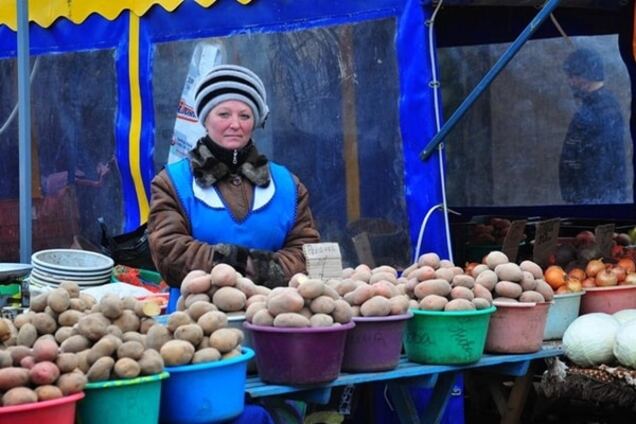 Гривня поставила многомесячный рекорд: что будет с ценами в Украине