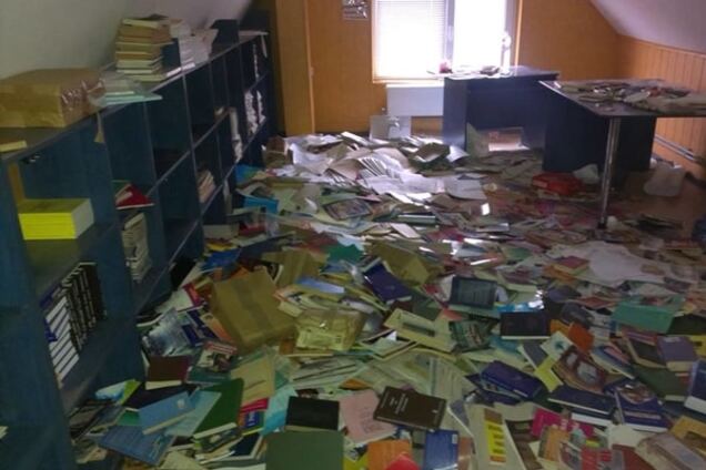 Ничего святого: террористы на Донбассе разграбили церковь