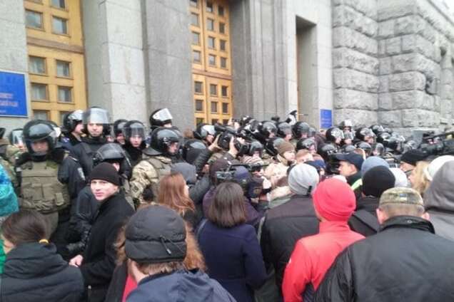 У Харкові 'замінували' будівлю, в якій приймав присягу Кернес