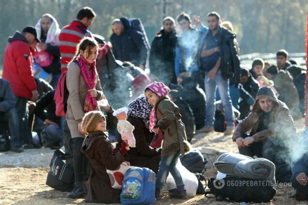Будут делать подкопы и на парашютах сбрасываться: как мигранты уничтожат Европу