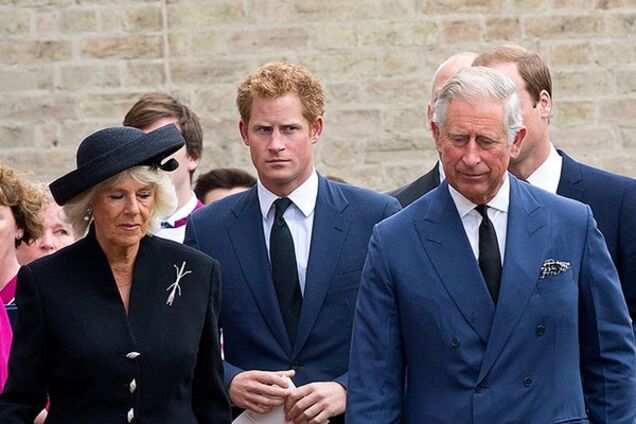 Супруга потребовала от принца Чарльза сделать тест на отцовство Гарри