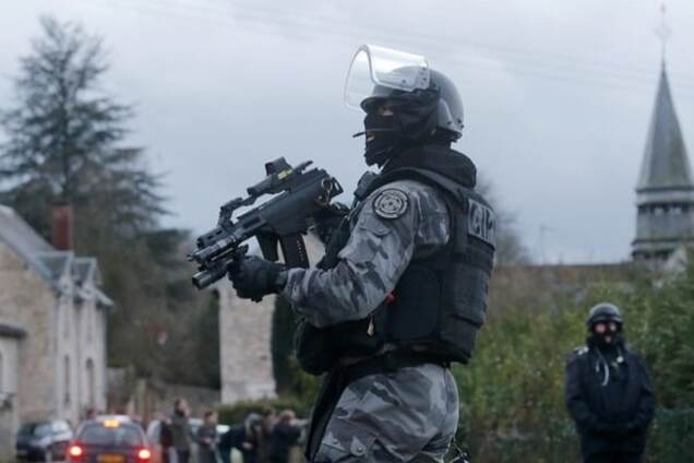 В реанимации остается 41 жертва парижских терактов