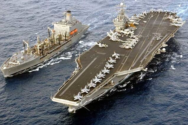США отправили на борьбу с ИГИЛ авианосец с ядерной установкой