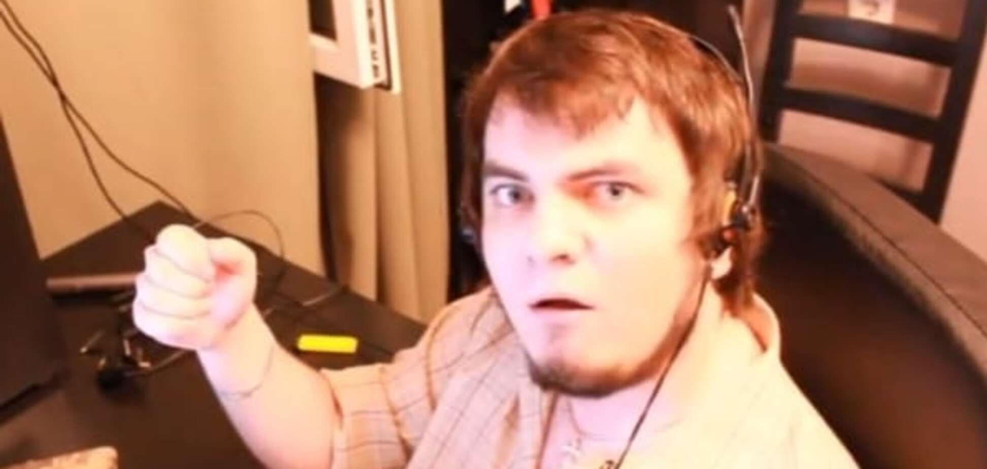 Украинец довел до истерики российского блогера и забанил его