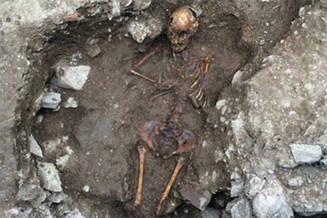 Не для слабонервных: в Италии нашли могилу ведьмы, фотофакт