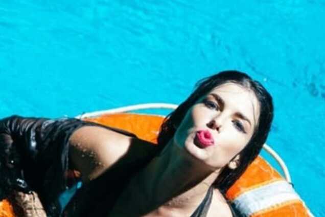 Экс-'ВИА Гра' показа грудь в мокрой майке: фотофакт