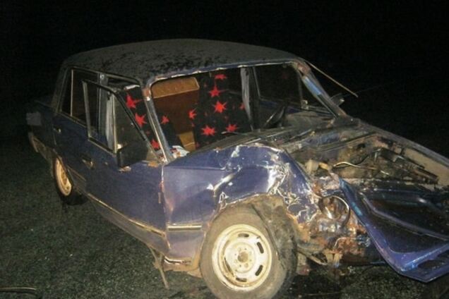 На Дніпропетровщині авто з дітьми на повному ходу врізалося в легковик: фотофакт