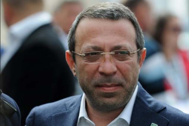 Корбана доставили на суд в Чернигов: опубликовано видео