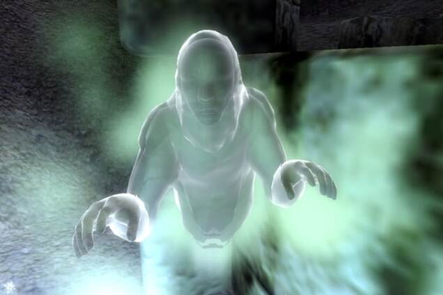 В английском магазине камеры засняли привидение: видеофакт