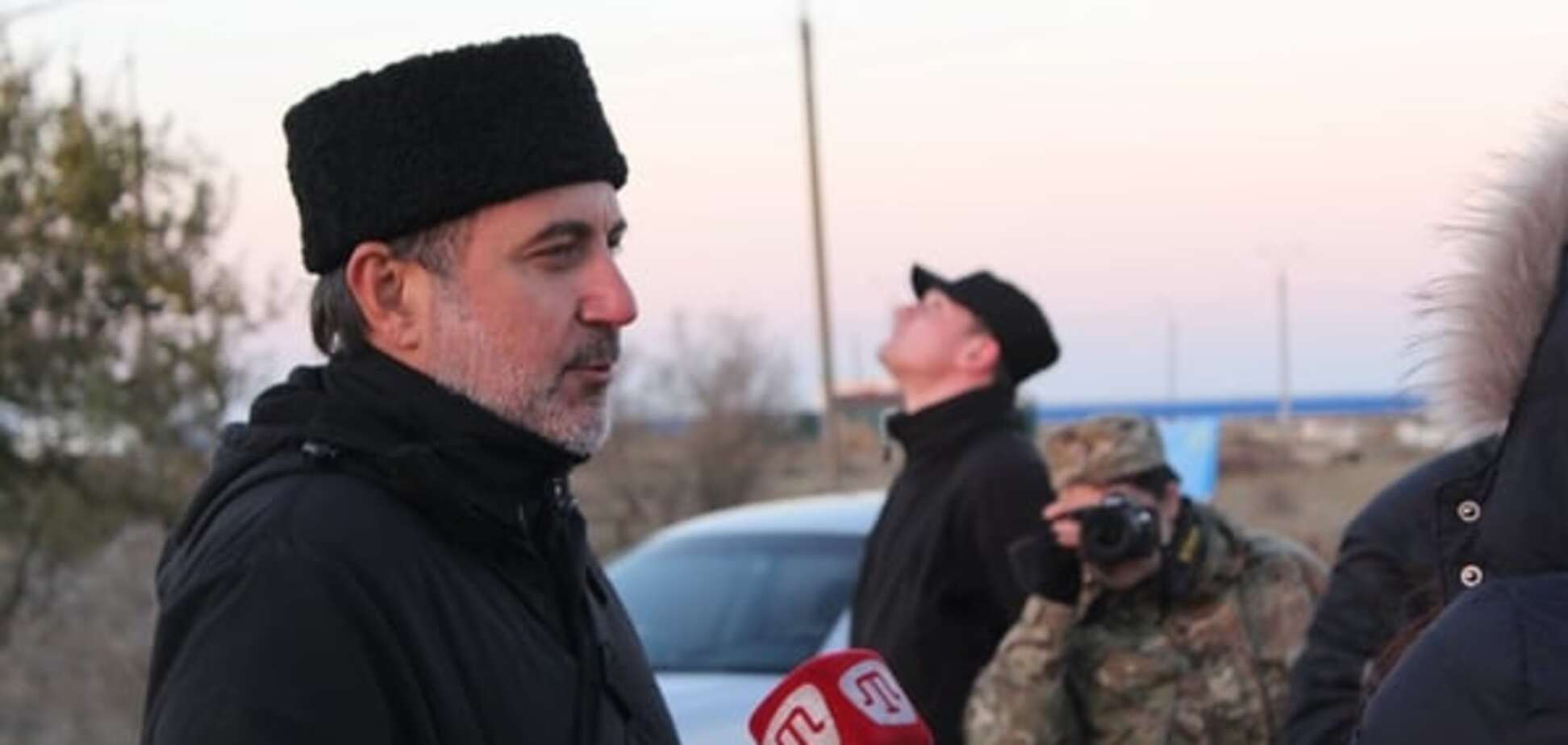 ФСБ возбудила дело против координатора блокады Крыма: у него проводят обыски