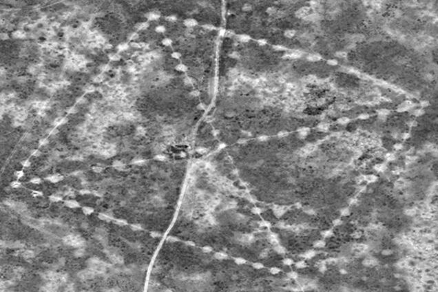 NASA обнаружило в Казахстане древнюю свастику: фотофакт