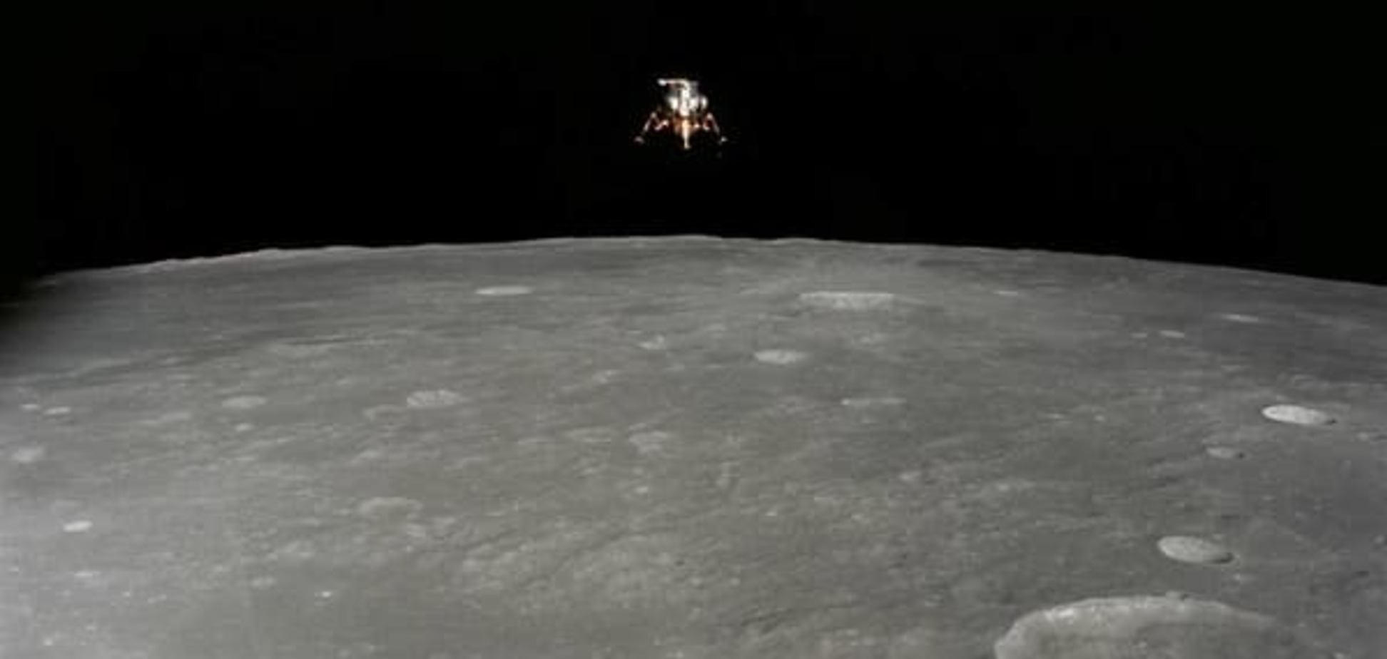 NASA опубликовало редкое фото второй высадки человека на Луну