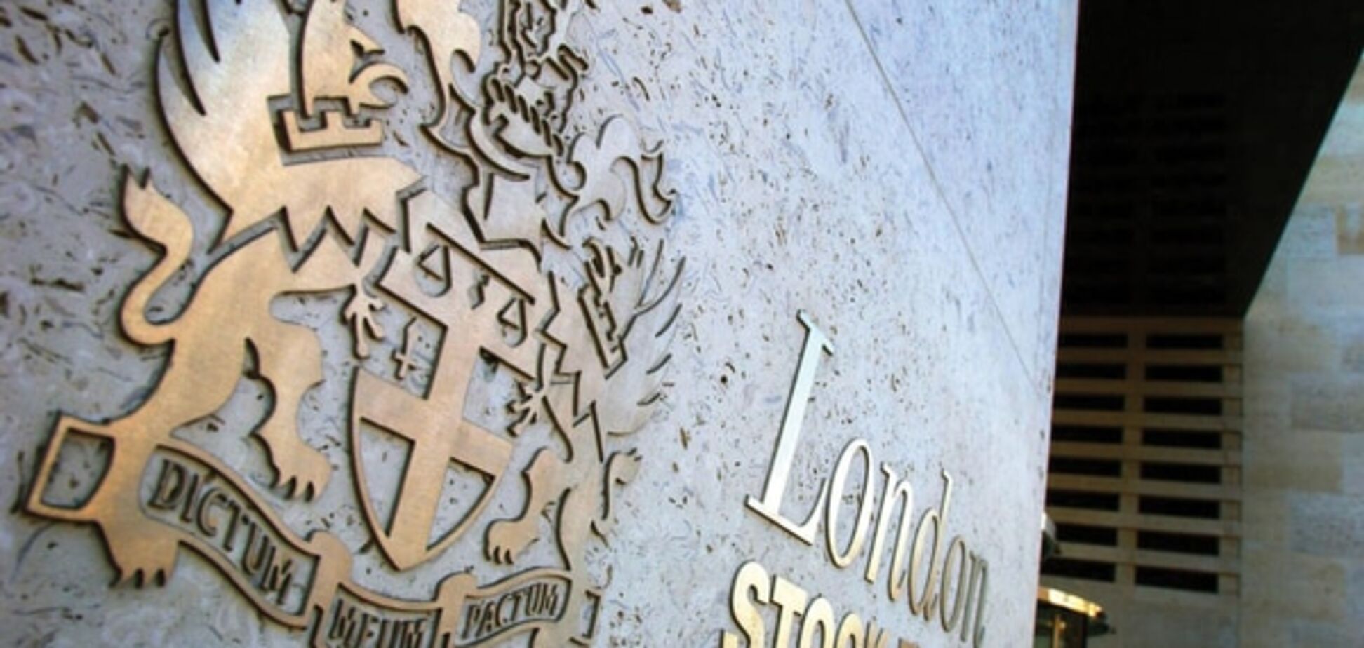 Акції компанії українського олігарха впали до від рівня 2008 року