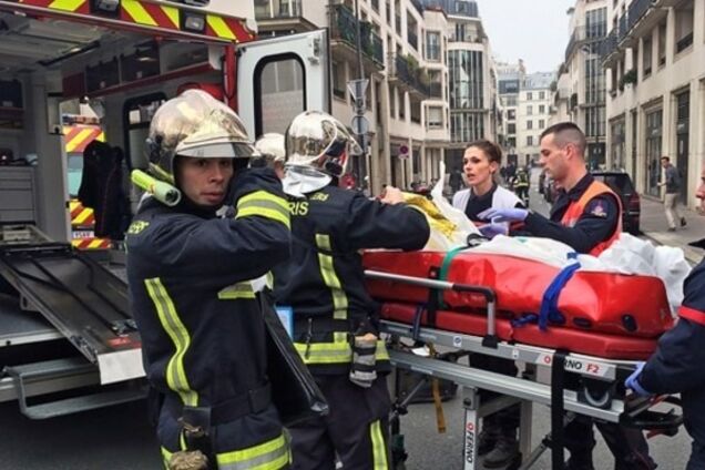 Еще один пострадавший от терактов в Париже скончался в больнице